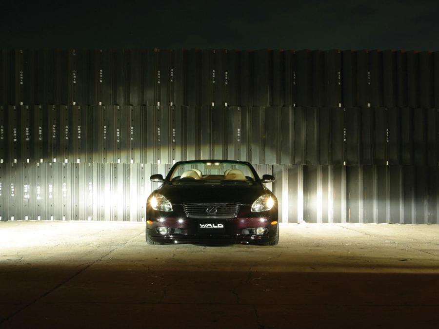  Lexus SC430 by Wald 2005 года  (фото 10 из 10)